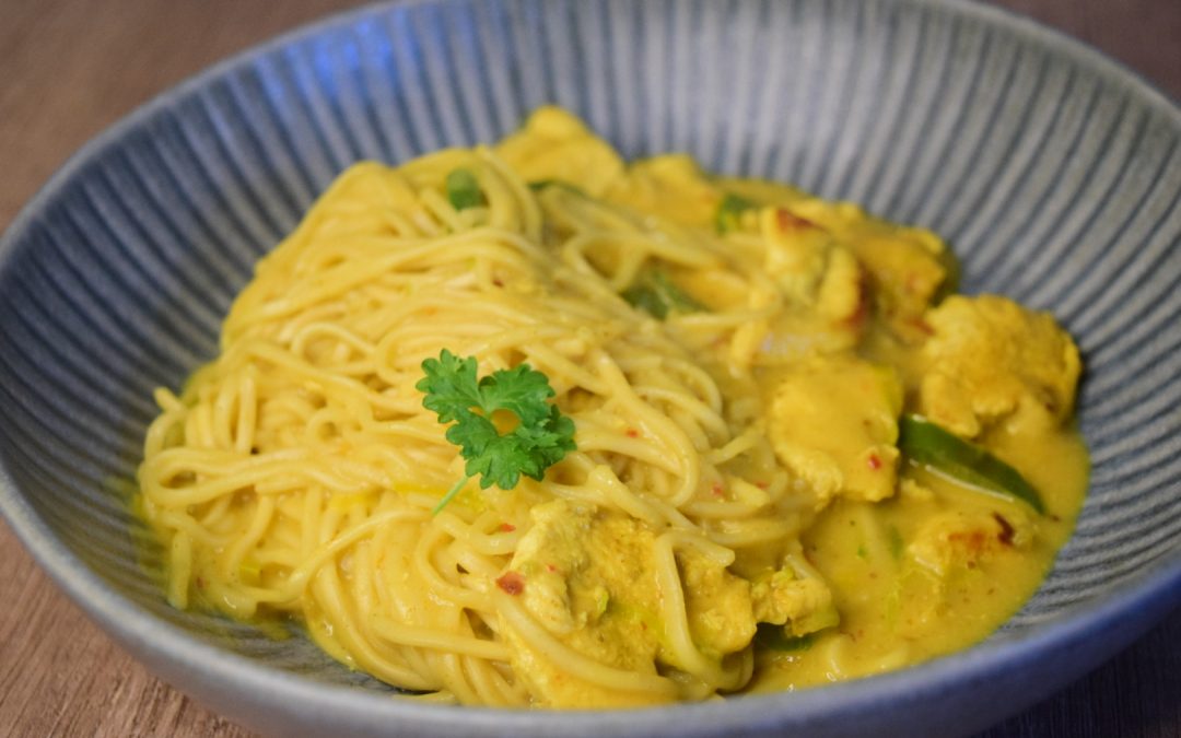 Nudlar med kyckling curry
